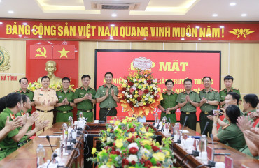 Lực lượng Cảnh sát nhân dân Công an tỉnh Hà Tĩnh: Xứng danh  12 chữ vàng “Mưu trí, dũng cảm, vì nước, vì dân quên thân phục vụ”